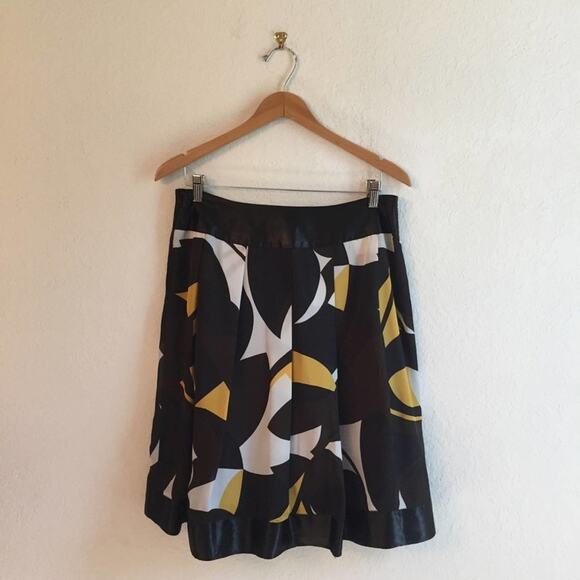 Nygard Collection 10 polyester abstract circles black white business casual - Picture 2 of 4